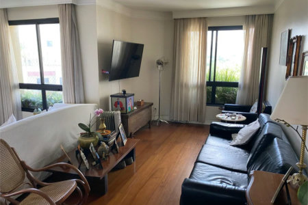 Apartamento à venda com 4 quartos, sendo 3 suítes,  em Vila Morumbi, São Paulo, SP