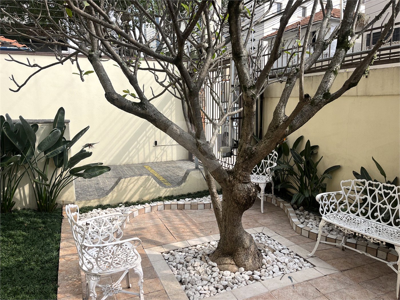 Apartamento de 01 dormitório com terraço e vaga perto do metrô