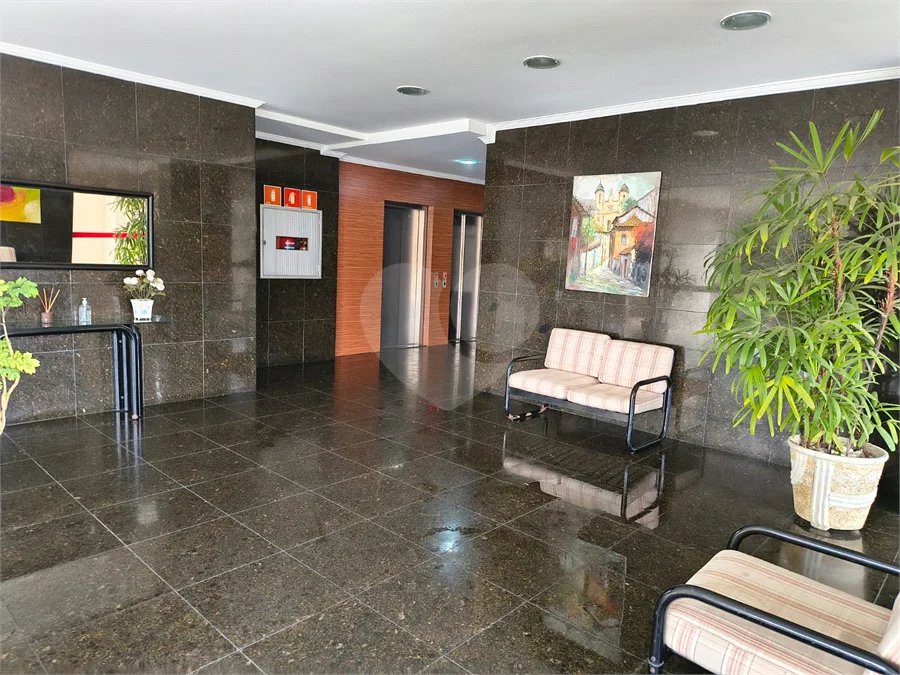 Apartamento com 2 Dormitórios , amplo com 77 metros e com vaga de garagem fixa