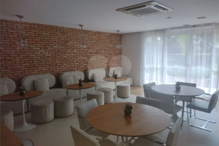 Apartamento à venda com 3 quartos, sendo 1 suíte, em Alto da Boa Vista, São Paulo, SP