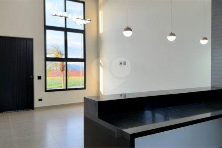 Casa térrea 3 dormitórios (3 suítes), espaço gourmet, piscina, 2 vagas garagem, condomínio fechado com ampla área lazer