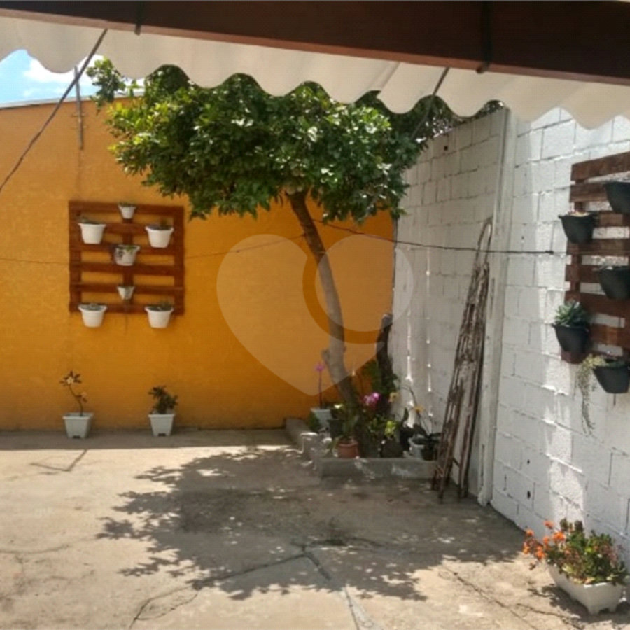 Casa a venda em Atibaia, 2 dormitórios no bairro Cerejeiras.