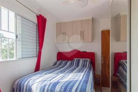 Casa à venda com 2 suítes no condomínio Residencial Flor de Lis, São Paulo - SP