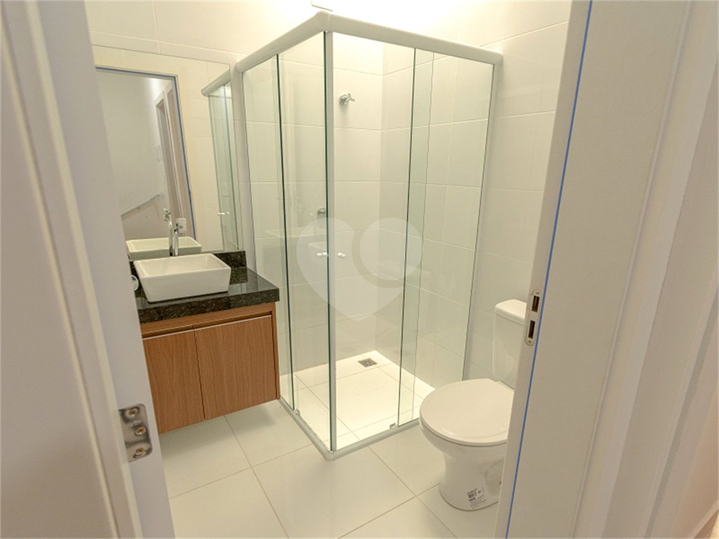 Casa à venda com 3 quartos, sendo 1 suíte, no condomínio Residencial Américo de Figueiredo, Sorocaba - SP