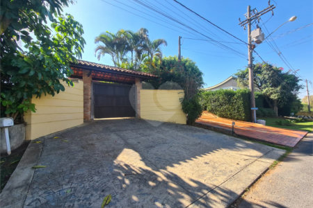 Casa à venda com 3 suítes no condomínio Portal do Sabiá, Araçoiaba da Serra - SP
