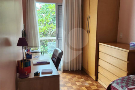 Casa à venda com 4 quartos, sendo 2 suítes,  em Vila Romana, São Paulo, SP