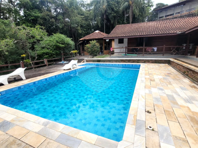 Casa à venda com 3 suítes no condomínio Sausalito, Mairiporã - SP