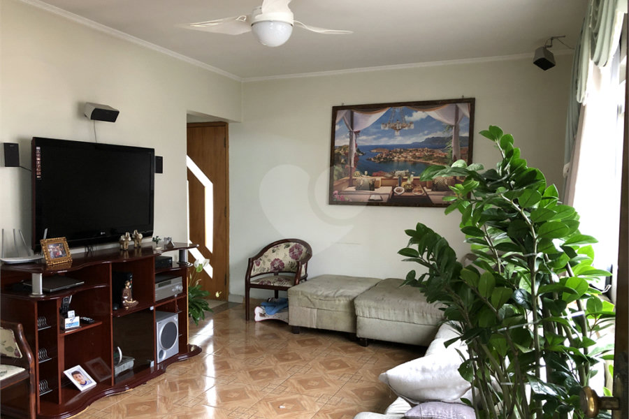 Sobrado à venda com 3 quartos, sendo 1 suíte, em Vila Gustavo, São Paulo, SP