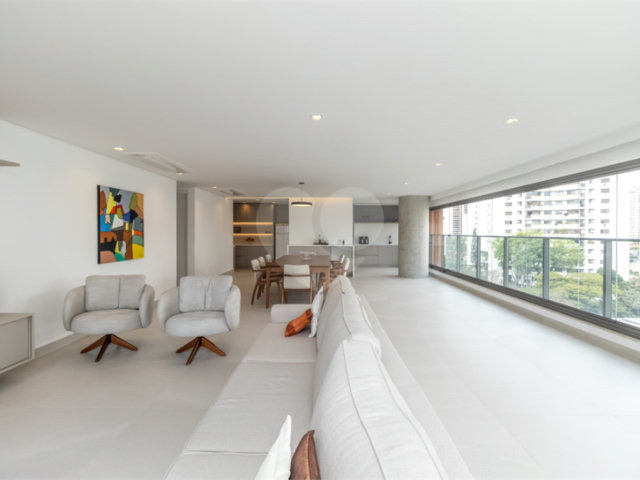 Apartamento à venda com 3 suítes em Campo Belo, São Paulo, SP