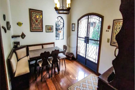 Casa de Vila à venda com 4 quartos, sendo 2 suítes, em Granja Julieta, São Paulo, SP