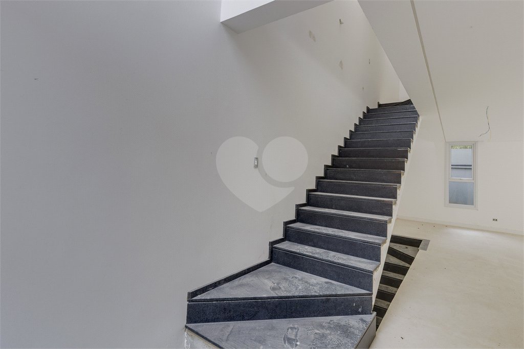 Casa à venda com 4 suítes no condomínio Garda, São Paulo - SP