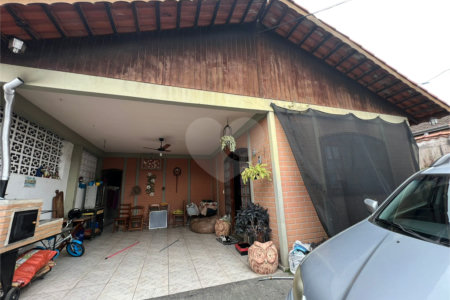 Casa à venda com 4 quartos, sendo 1 suíte,  em Jardim Ponte Grande, Mogi das Cruzes, SP