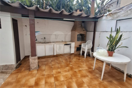 Sobrado à venda com 4 quartos, sendo 2 suítes, em Interlagos, São Paulo, SP