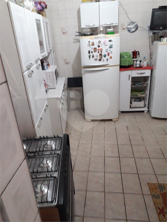 Casa à venda com 3 quartos, sendo 1 suíte, no condomínio Luís de Oliveira Bulhões, São Paulo - SP