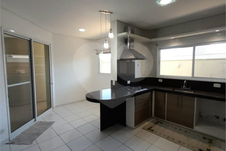 Casa à venda com 4 quartos, sendo 3 suítes, no condomínio Residencial Terras de Vinhedo, Vinhedo - SP
