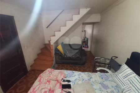 Sobrado à venda com 3 quartos, sendo 1 suíte, em Jardim Helga, São Paulo, SP