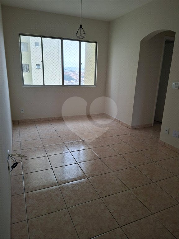 Apartamento à venda com 2 quartos em Parque Maria Domitila, São Paulo, SP