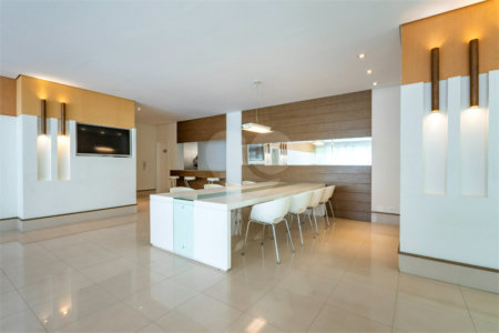 Apartamento à venda com 3 suítes em Vila Suzana, São Paulo, SP