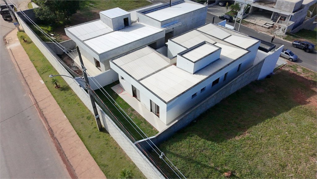 Casa à venda com 3 suítes no condomínio Greenfield, Atibaia - SP