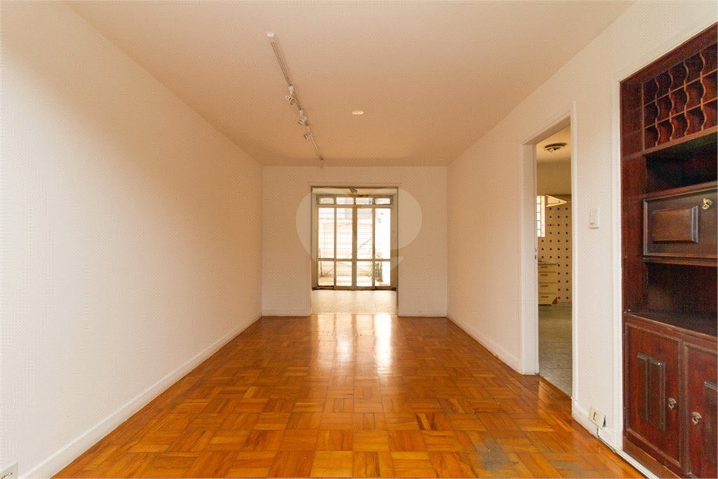 Sobrado à venda com 3 quartos, sendo 1 suíte, em Vila Olímpia, São Paulo, SP