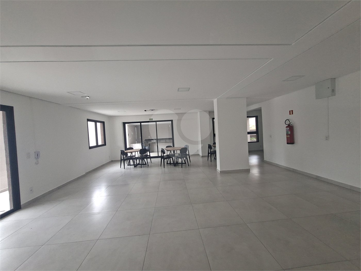 Apartamento à venda com 3 quartos, sendo 1 suíte,  no Centro, Itapetininga, SP