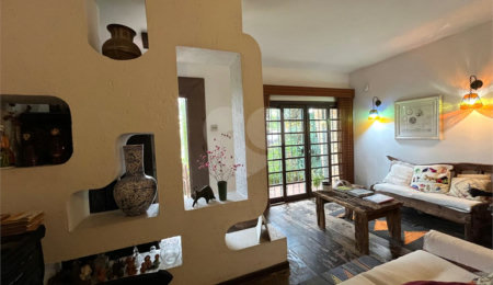 Sobrado à venda com 5 quartos, sendo 1 suíte,  em Palmas do Tremembé, São Paulo, SP