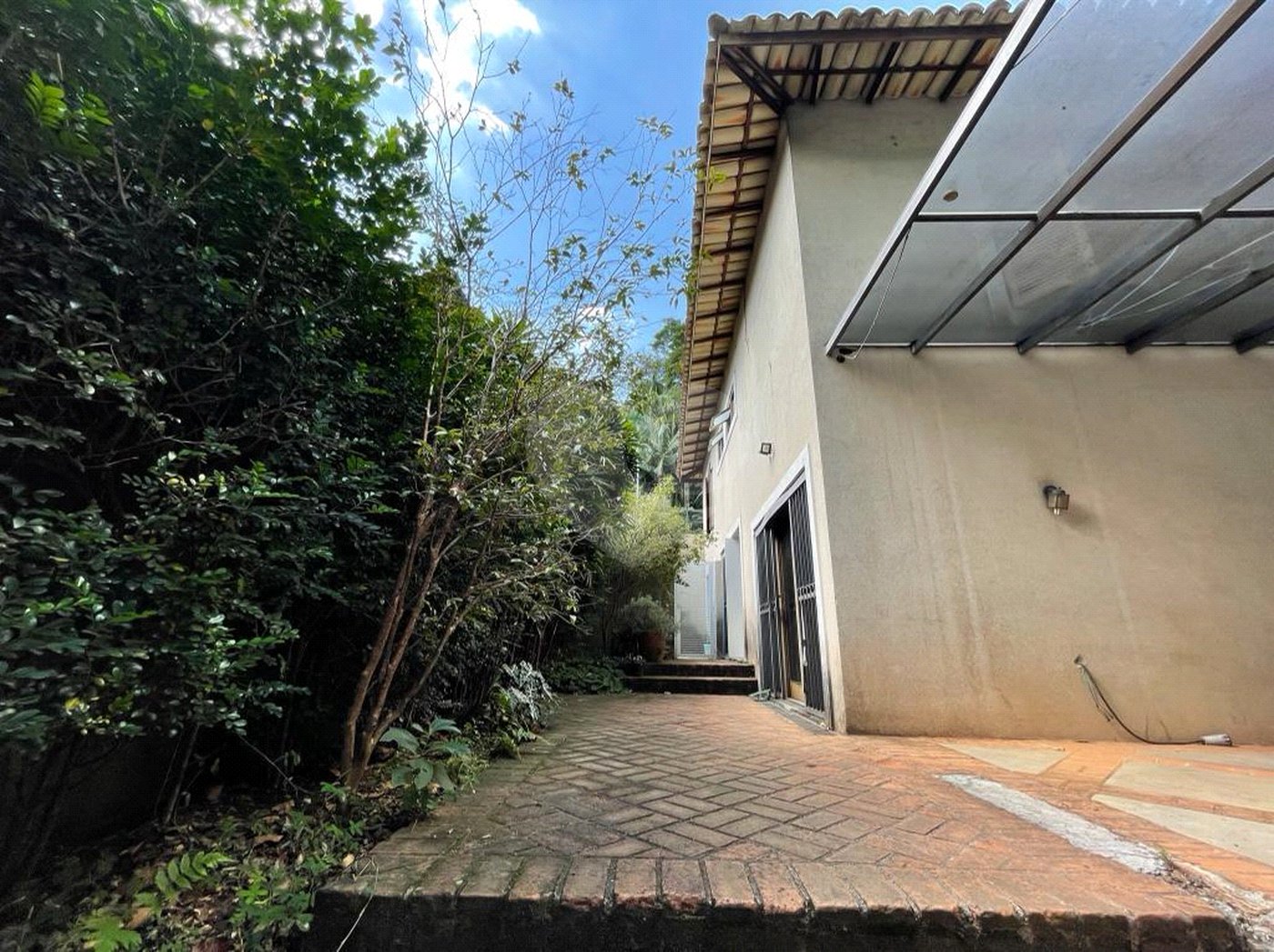 Casa à venda com 4 quartos, sendo 1 suíte, em Vila Morumbi, São Paulo, SP
