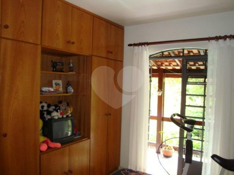 Casa Térrea à venda com 3 quartos, sendo 1 suíte, em Parque Petrópolis, Mairiporã, SP