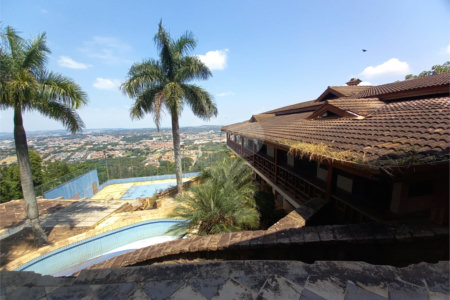 Casa à venda com 14 quartos, sendo 10 suítes, no condomínio Rua do Observatorio 2270, Vinhedo - SP