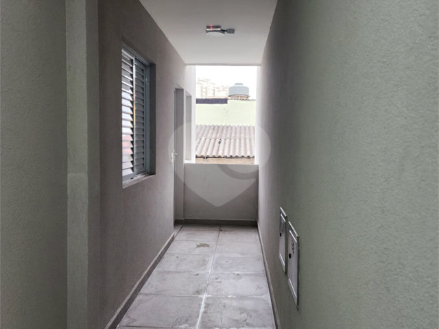 Casa à venda com 2 quartos, sendo 1 suíte,  no condomínio Residencial Sanches, São Paulo - SP
