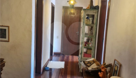 Casa à venda com 5 quartos, sendo 2 suítes,  em Jardim Morumbi, São Paulo, SP
