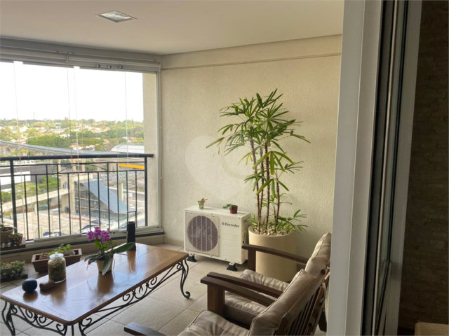 Apartamento à venda com 3 quartos, sendo 2 suítes,  em Campo Belo, São Paulo, SP