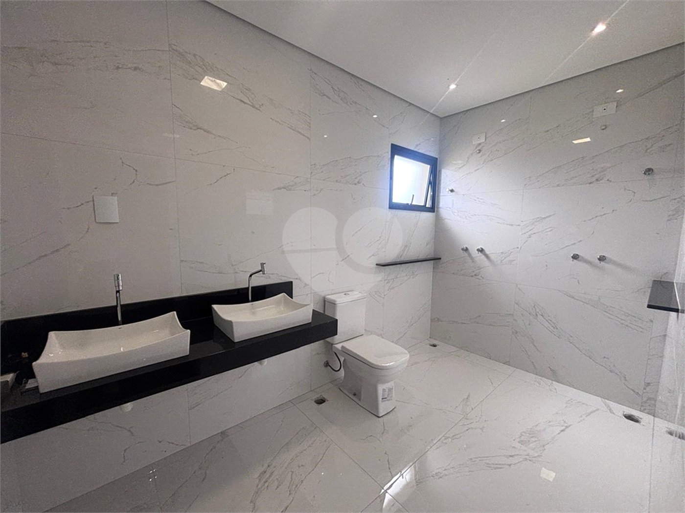 Casa à venda com 3 suítes no condomínio Campos do Conde I e II, Sorocaba - SP