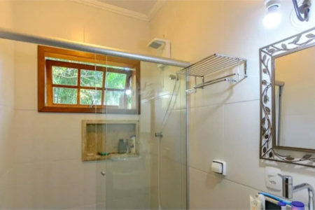 Casa à venda com 4 quartos, sendo 2 suítes, em Granja Viana, Cotia, SP