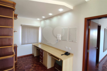 Casa à Venda de 5 dormitórios em São Carlos, no Residencial Eldorado