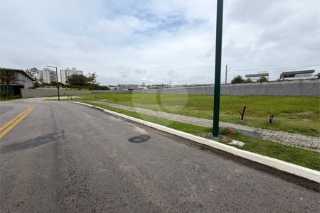 Terreno à venda no condomínio Jardim das Nações, São José dos Campos - SP