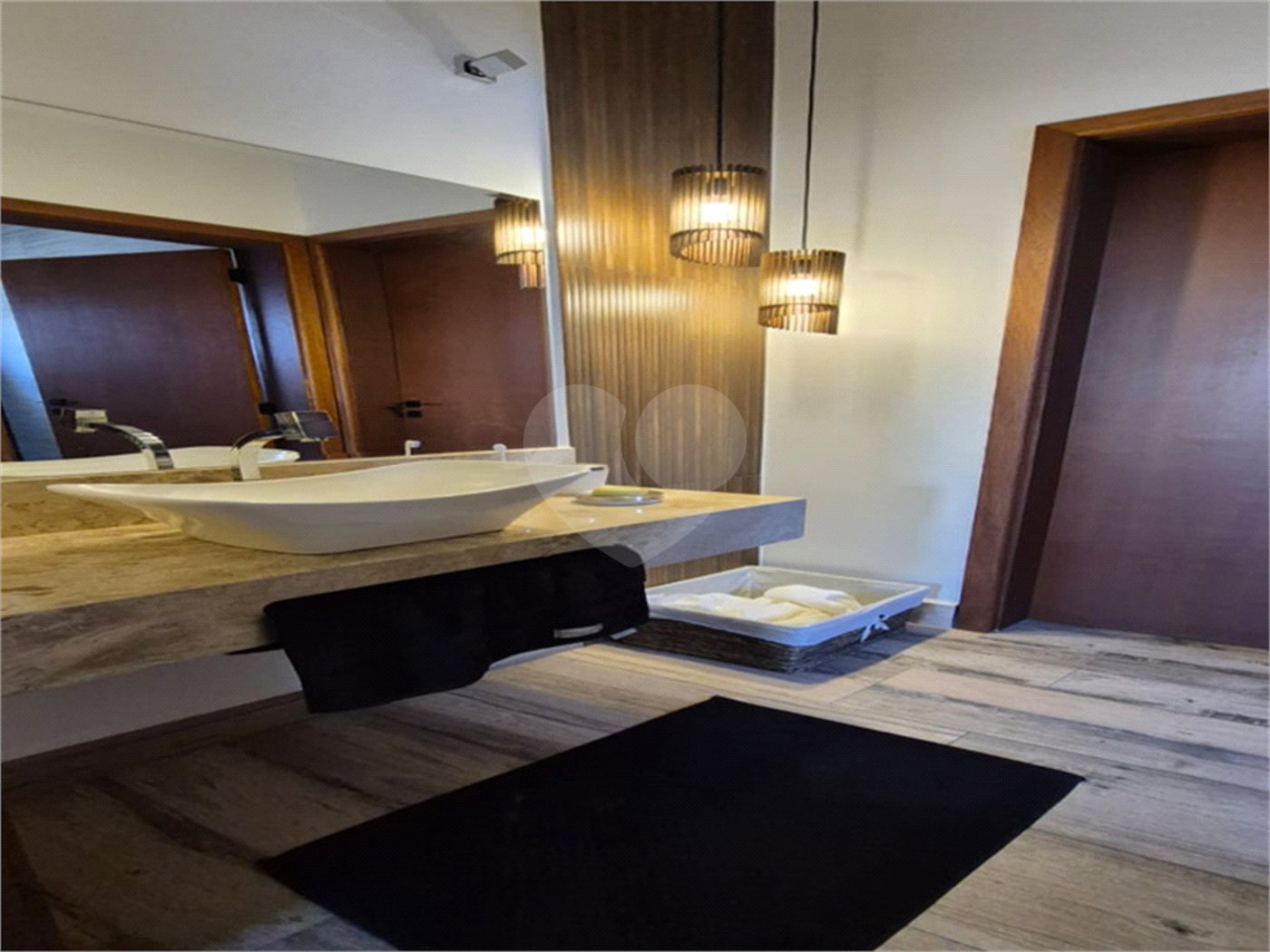 Casa à venda com 4 quartos, sendo 2 suítes,  no condomínio Riviera de Santa Cristina XIII, Paranapanema - SP