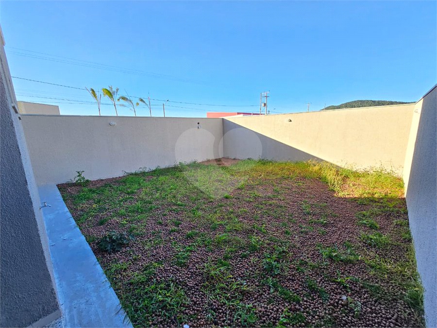 Apartamento para alugar com 2 quartos, sendo 1 suíte, em Nova São Pedro, São Pedro da Aldeia, RJ