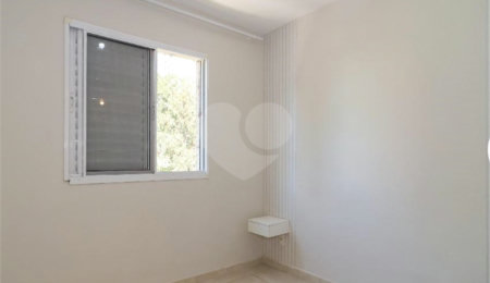 Apartamento à venda com 3 quartos, sendo 1 suíte,  em Parque Reboucas, São Paulo, SP