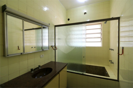 Casa à venda com 3 quartos, sendo 1 suíte, em Indianópolis, São Paulo, SP