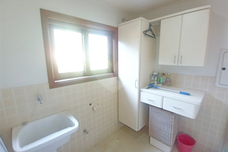 Casa à venda com 3 quartos, sendo 1 suíte,  no condomínio Estância Marambaia, Vinhedo - SP