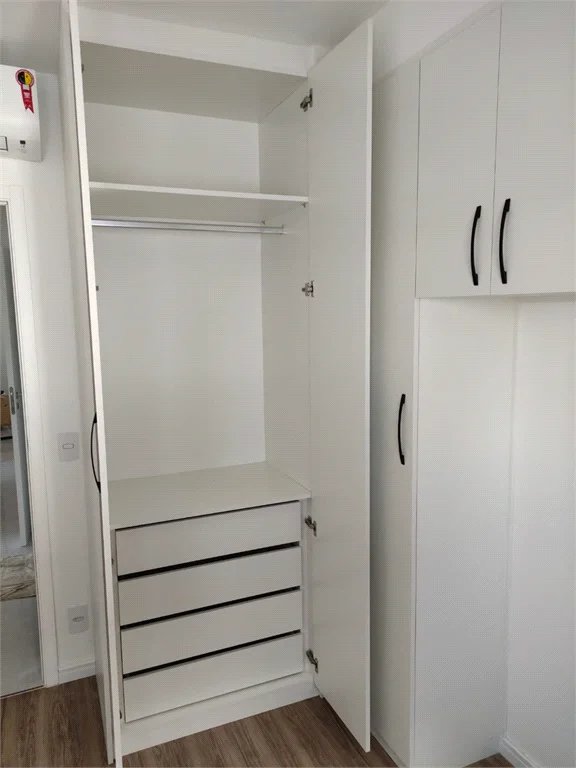Apartamento à venda com 2 quartos, sendo 1 suíte,  em Jardim das Acácias, São Paulo, SP