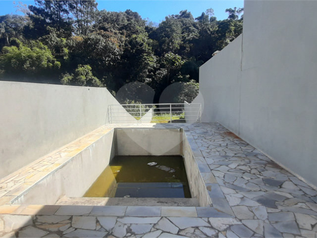 Sobrado à venda com 3 quartos, sendo 1 suíte,  em Serra da Cantareira, Mairiporã, SP