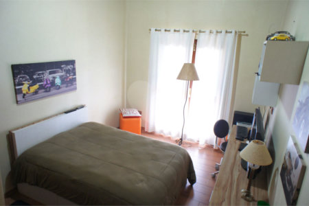 Casa à venda com 4 quartos, sendo 1 suíte,  em Vila Suissa, Mogi das Cruzes, SP