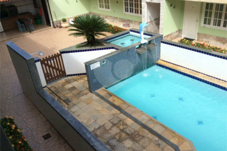 Casa à venda com 4 quartos, sendo 1 suíte, em Ogiva, Cabo Frio, RJ