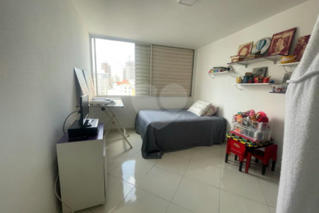 Apartamento à venda com 3 quartos, sendo 1 suíte, em Cerqueira César, São Paulo, SP