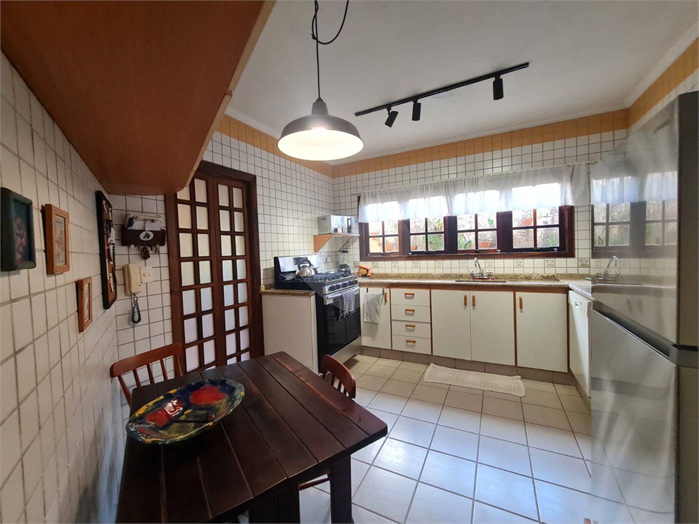Casa Térrea à venda com 4 quartos, sendo 2 suítes, em Interlagos, São Paulo, SP