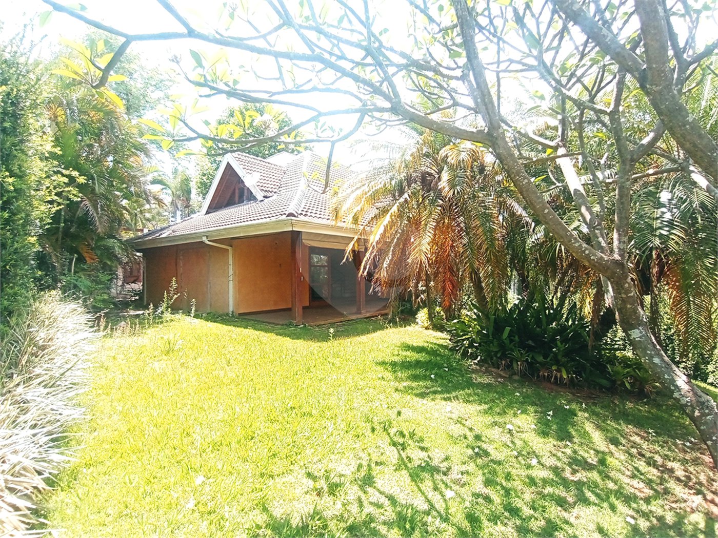 Casa à venda com 3 quartos, sendo 1 suíte,  no condomínio Estância Marambaia, Vinhedo - SP