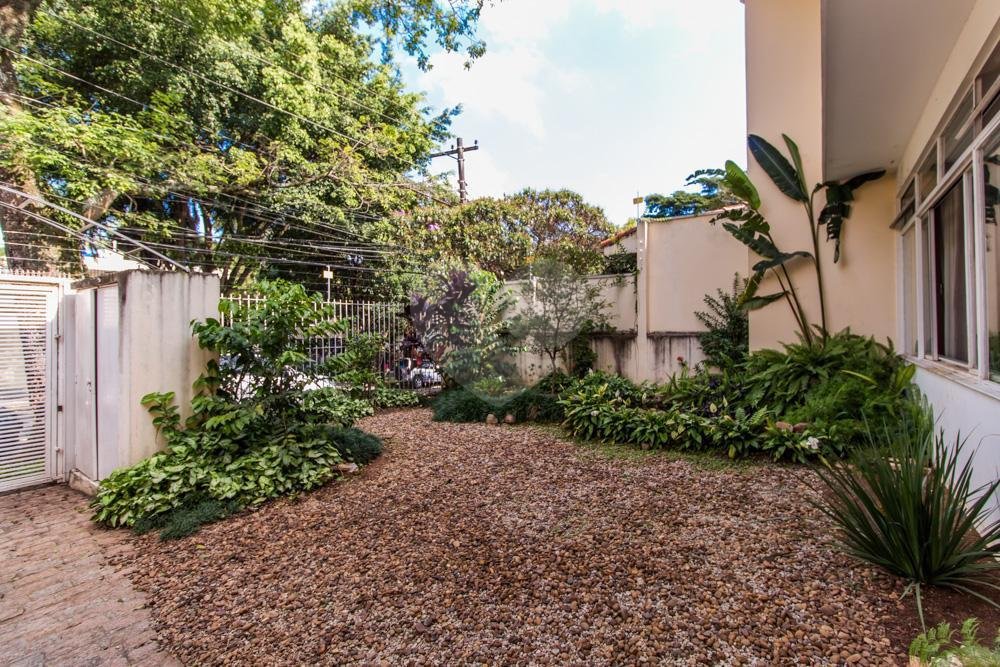 Casa à venda com 4 quartos, sendo 2 suítes, em Brooklin, São Paulo, SP