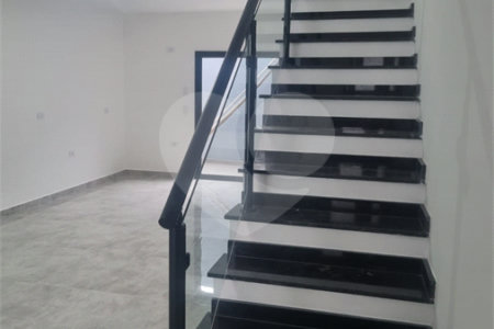 Sobrado à venda com 3 quartos, sendo 1 suíte, em Vila São Paulo, São Paulo, SP